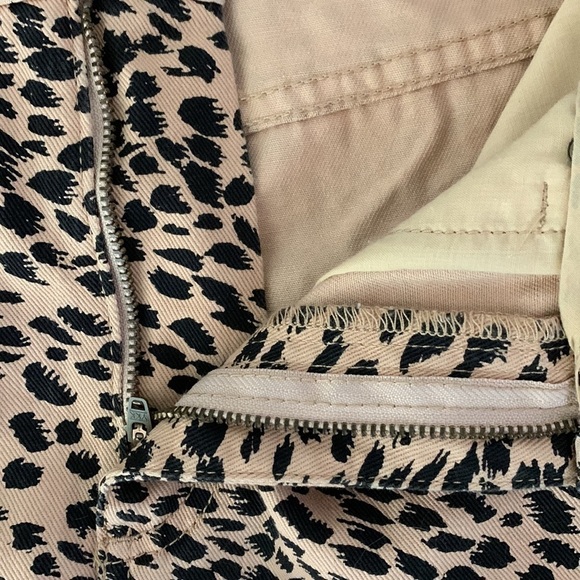 𝅺Billabong NWT Skirt, Size 28, Denim Tan & Black Animal Print. - Picture 4 of 8